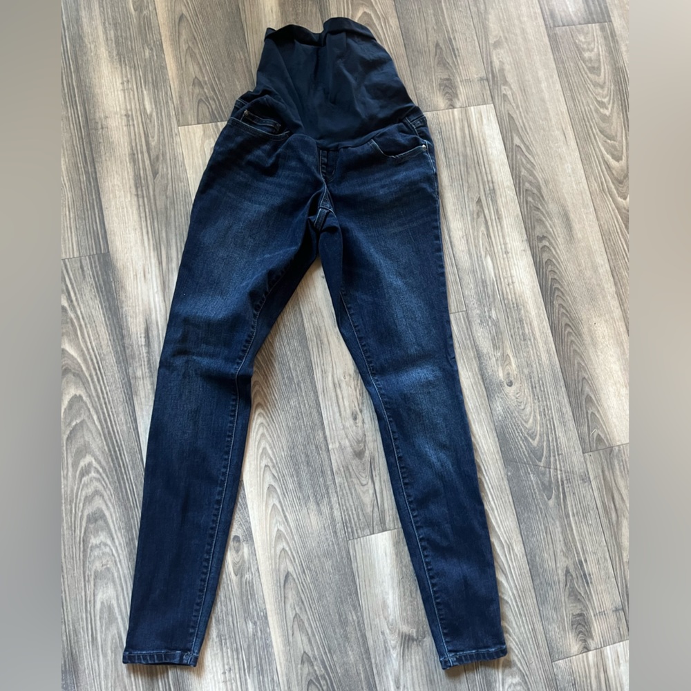 Jessica Simpson maternity skinny jeans